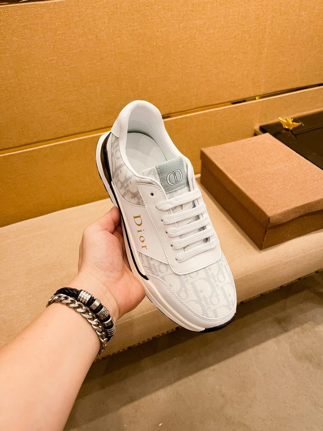 Men's shoes 💰 420💰【Dior】🔥 High-end men's shoes brand official website 1:1 latest masterpiece: the upper is made of Italian imported first-layer cowhide with a comfortable and breathable lining➕original non-slip and wear-resistant outsole🔥, making walking more convenient and comfortable! An exclusive new model, a stunning work, a beautiful 1:1 replica [color] compared to the official quality! Create a fashionable personality to set off your uniqueness! A must-have for trendy men! Classic🔥Size: 38-44 Color: 🔥Multiple colors available🔥